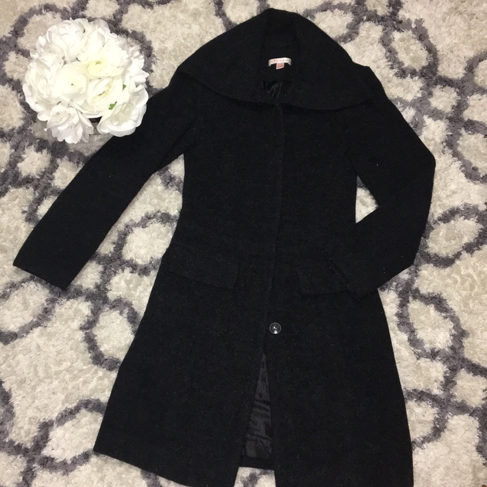 gorgeous and super elegant coat 🔥